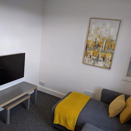 Glenclova - No 5 Bellyeoman, Bright Two Bedroom Apartment Dunfermline Bagian luar foto