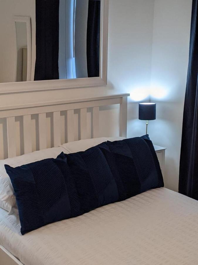 Glenclova - No 5 Bellyeoman, Bright Two Bedroom Apartment Dunfermline Bagian luar foto