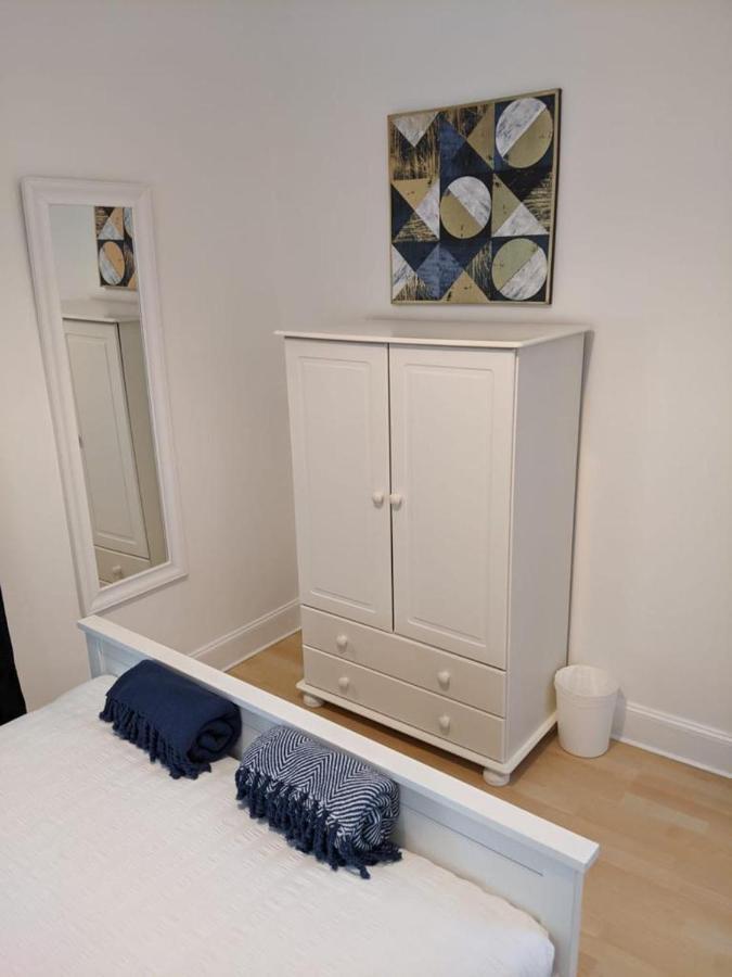 Glenclova - No 5 Bellyeoman, Bright Two Bedroom Apartment Dunfermline Bagian luar foto