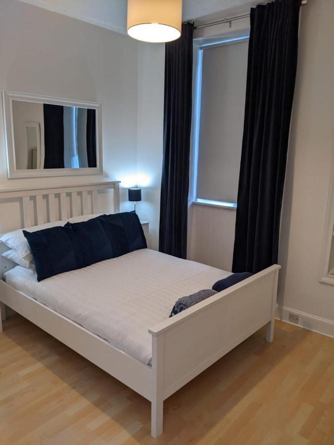 Glenclova - No 5 Bellyeoman, Bright Two Bedroom Apartment Dunfermline Bagian luar foto