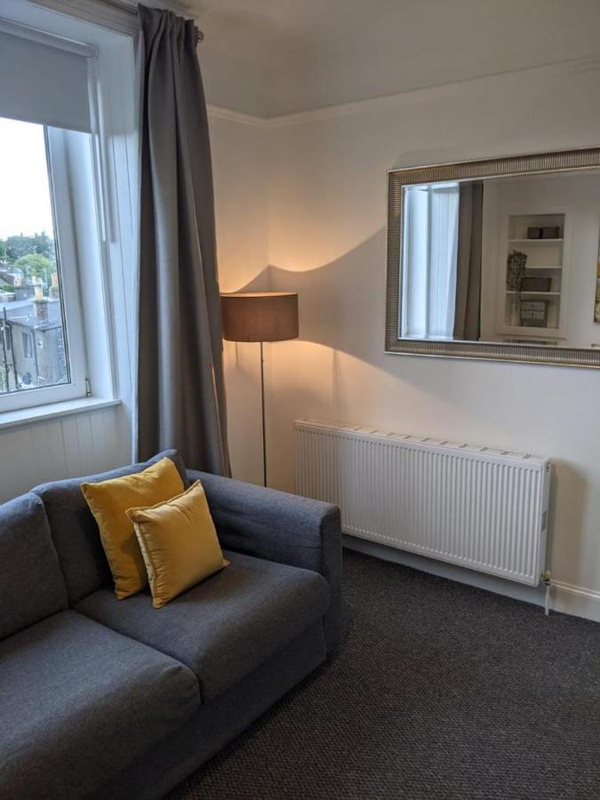 Glenclova - No 5 Bellyeoman, Bright Two Bedroom Apartment Dunfermline Bagian luar foto
