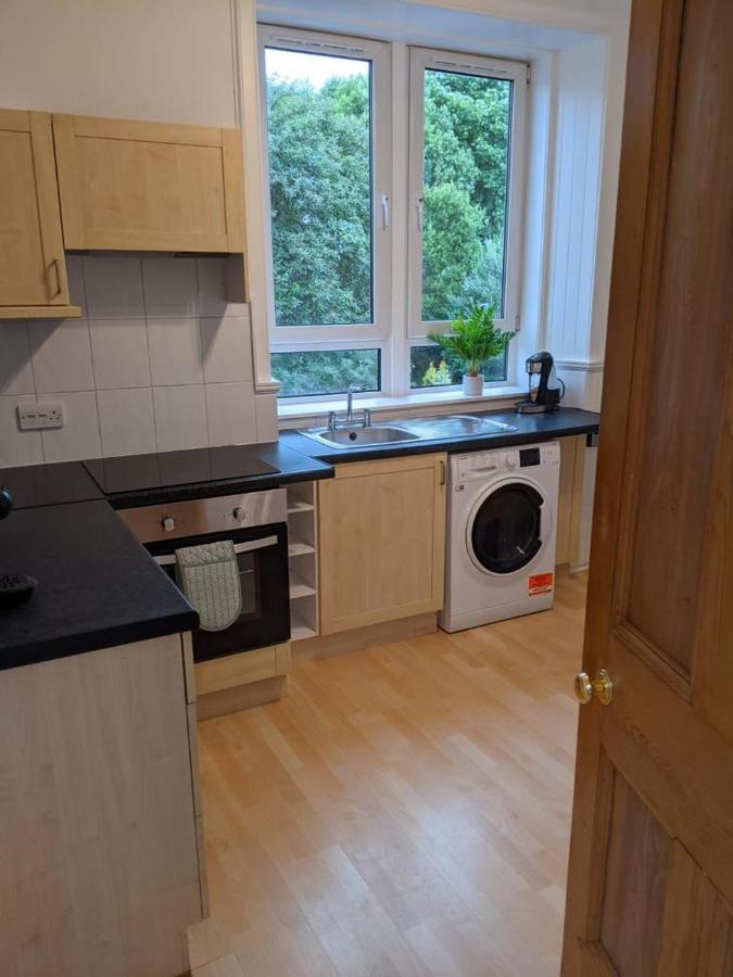 Glenclova - No 5 Bellyeoman, Bright Two Bedroom Apartment Dunfermline Bagian luar foto